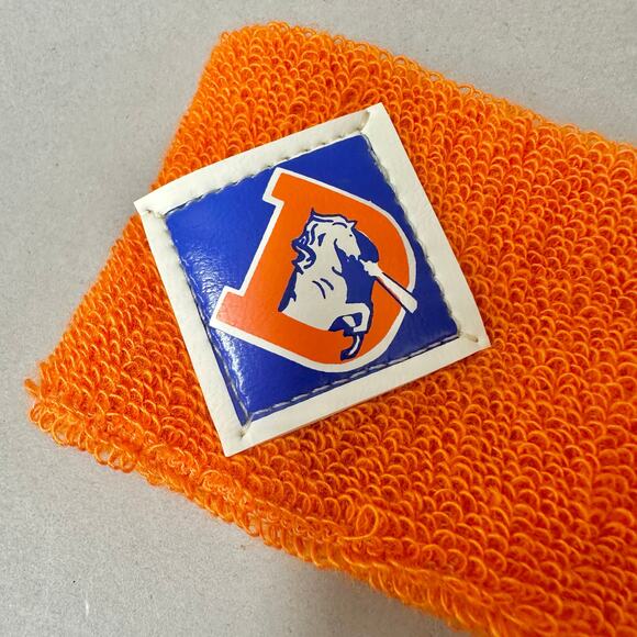 Vintage NFL Denver Broncos pair of terrycloth sweat wrist bands - Picture 3 of 13